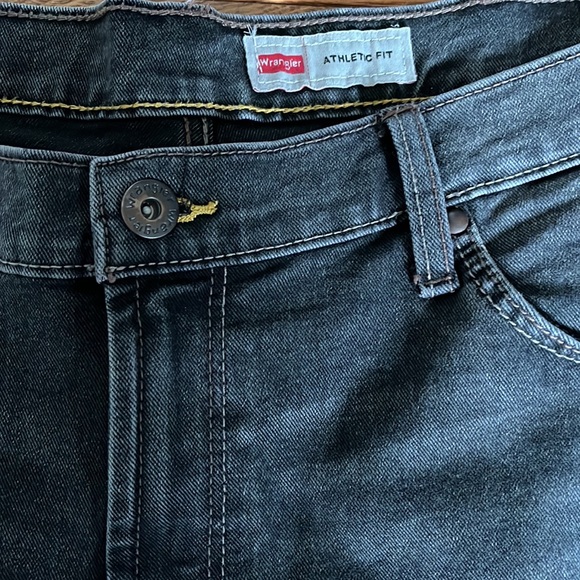 Wrangler athletic jeans - Picture 2 of 4